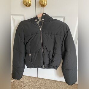 Cropped black puffer jacket